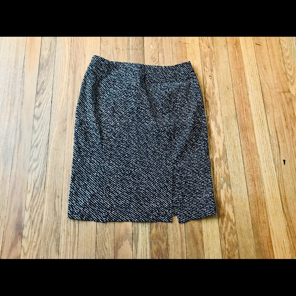 New York and Company Stretch Pencil Skirt